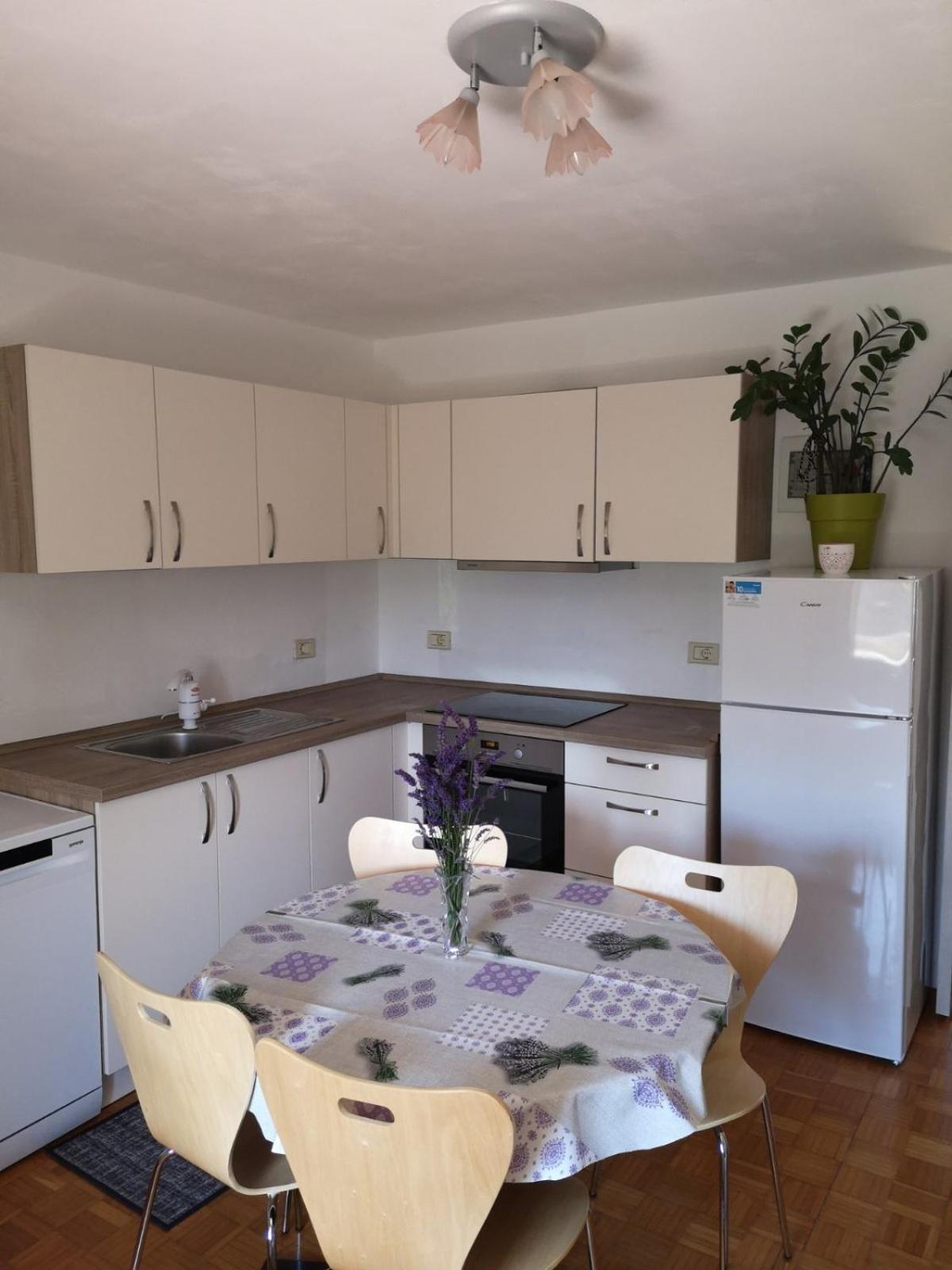 Apartma Ester 루치야 외부 사진