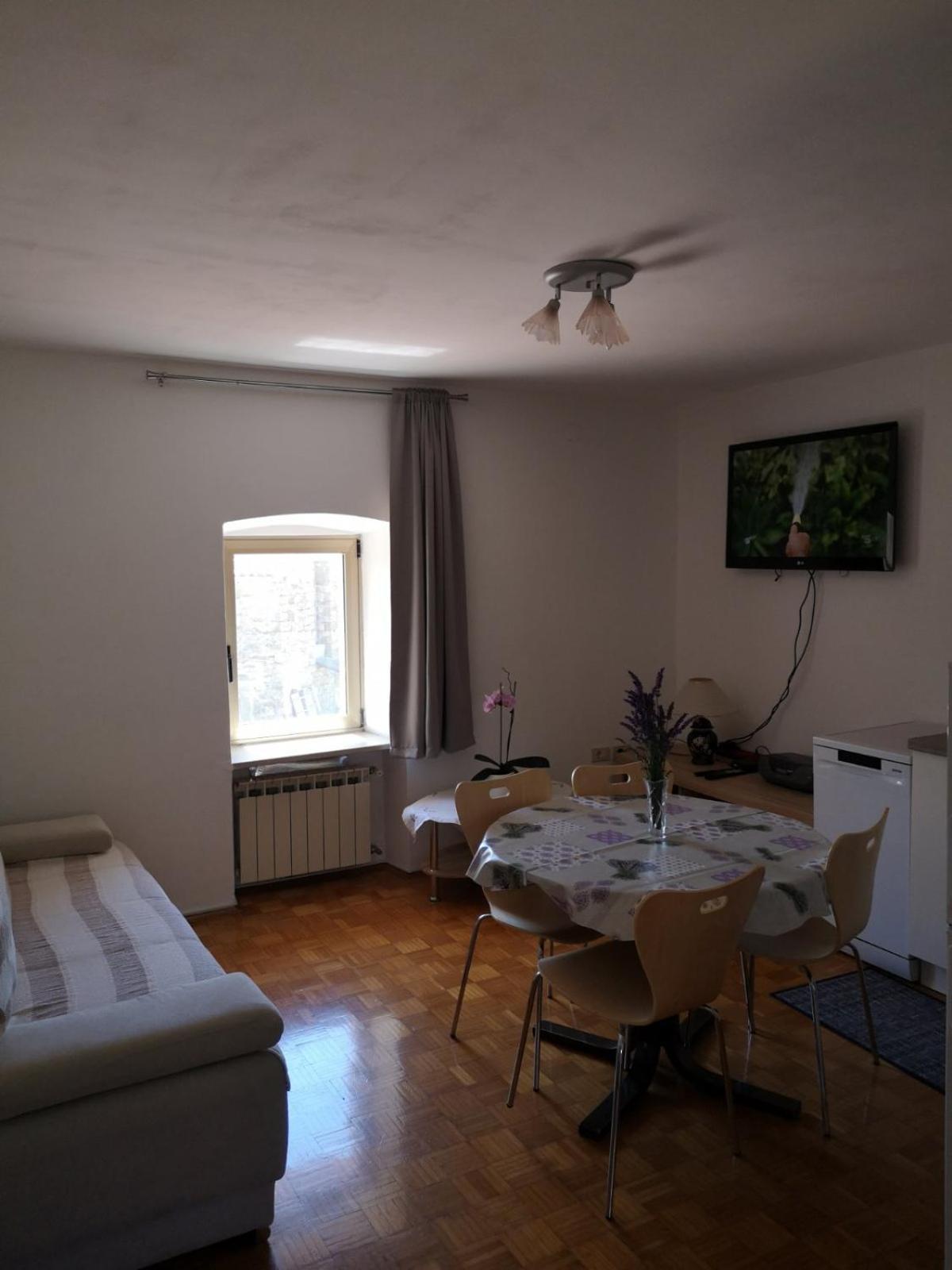 Apartma Ester 루치야 외부 사진